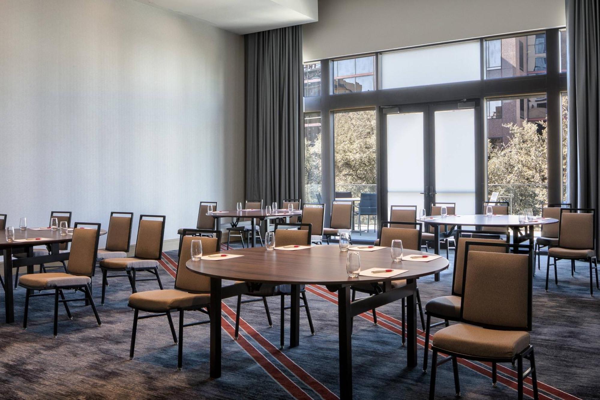Marriott Dallas Uptown Ngoại thất bức ảnh
